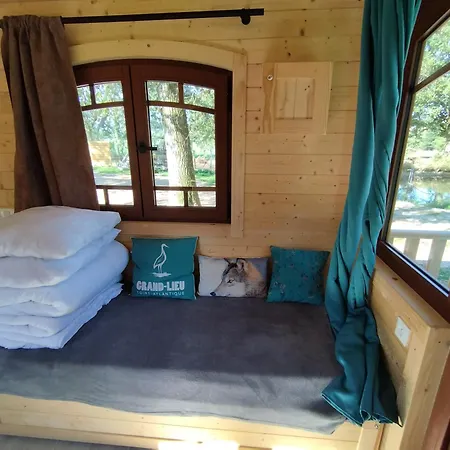 Gospodarstwo wiejskie Roulotte Confort A La Ferme 2